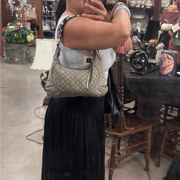 Vintage Louis Vuitton Monogram Manon Shoulder Bag in Grey / Gold PM - Picture 8 of 8